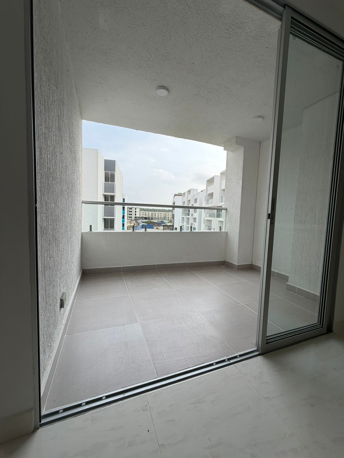 Apartamento Amoblado para Arriendo en Manzanillo