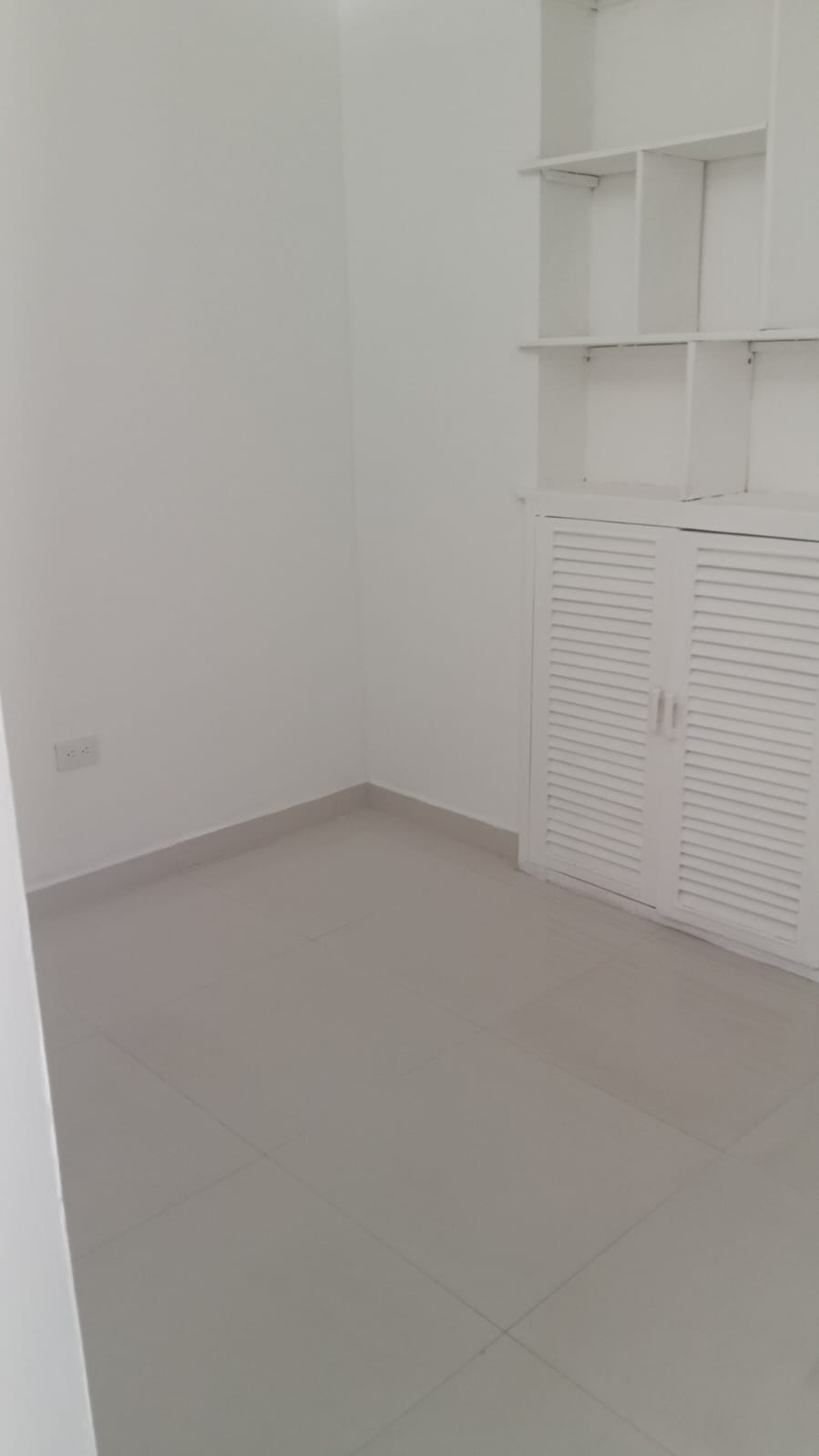 ARRIENDO CONSULTORIO EN BOCAGRANDE