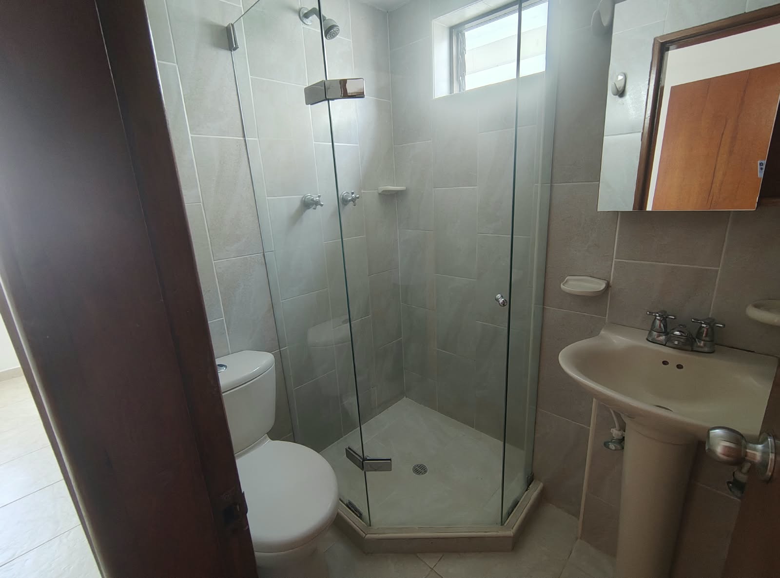 ARRIENDO APARTAMENTO EN BOCAGRANDE