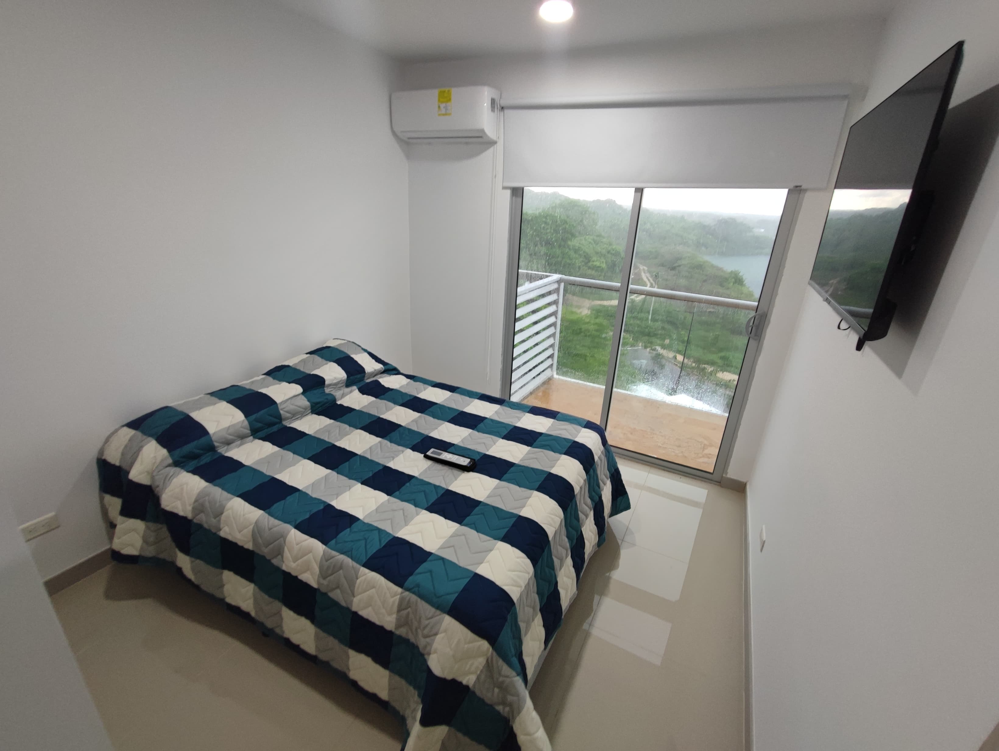 Apartamento en Serena del Mar - Permuta Local En B/quilla o Cartagena