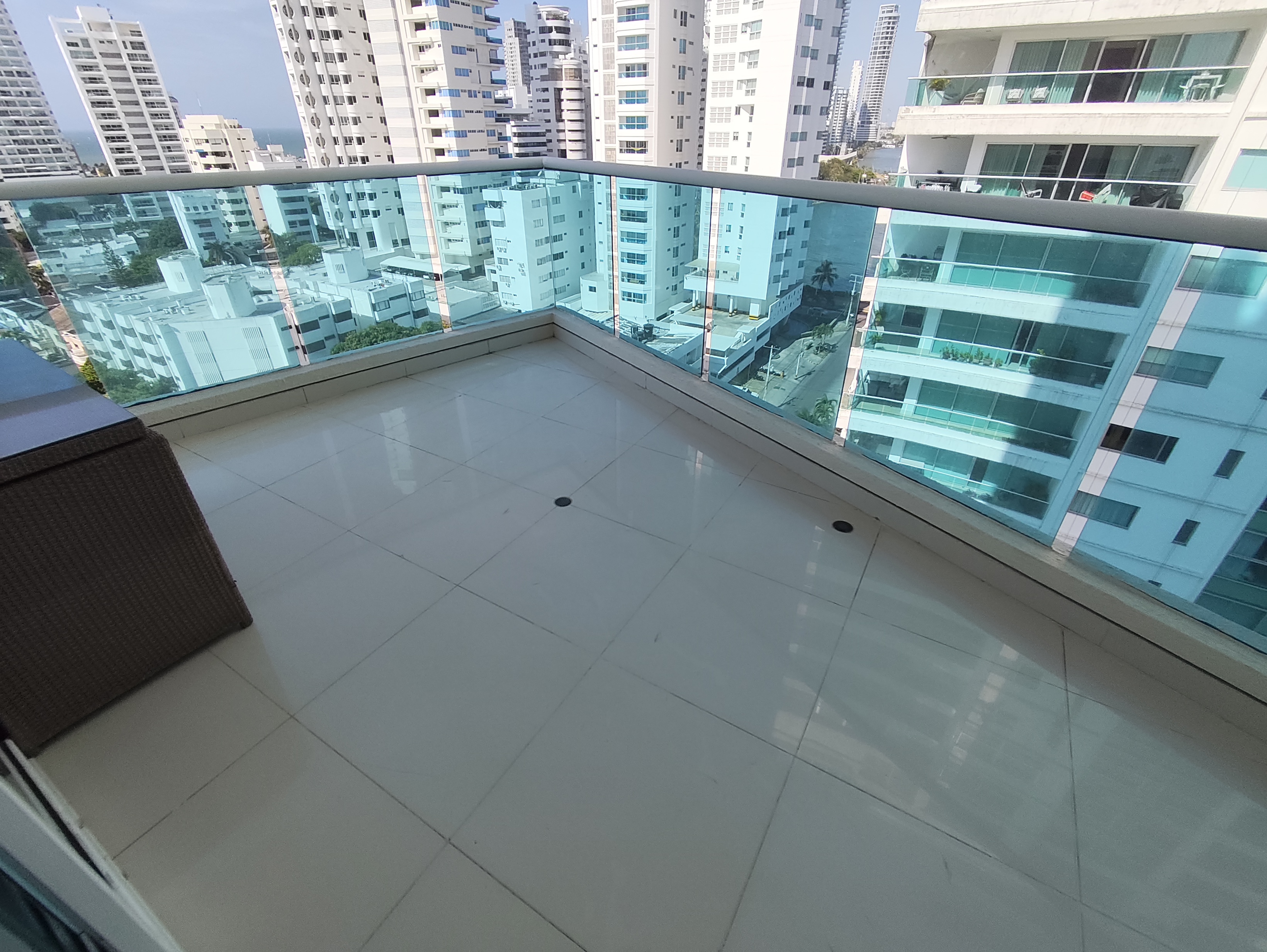 APARTAMENTO AMOBLADO EN ARRIENDO CASTILLOGRANDE - CARTAGENA
