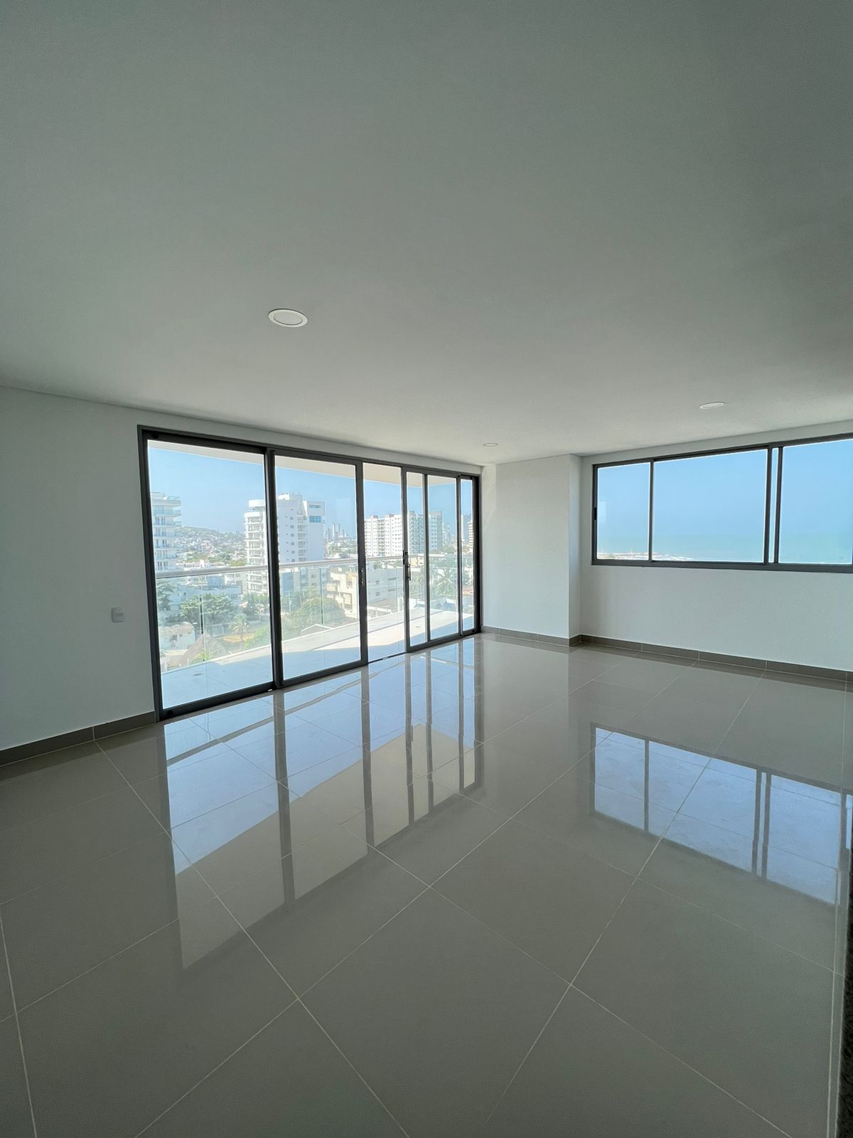 APARTAMENTO EN VENTA CRESPO - CARTAGENA