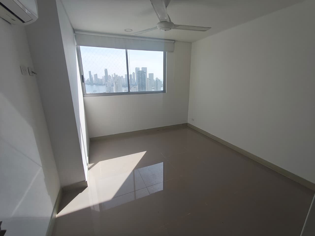 APARTAMENTO EN ARRIENDO EN MANGA - CARTAGENA