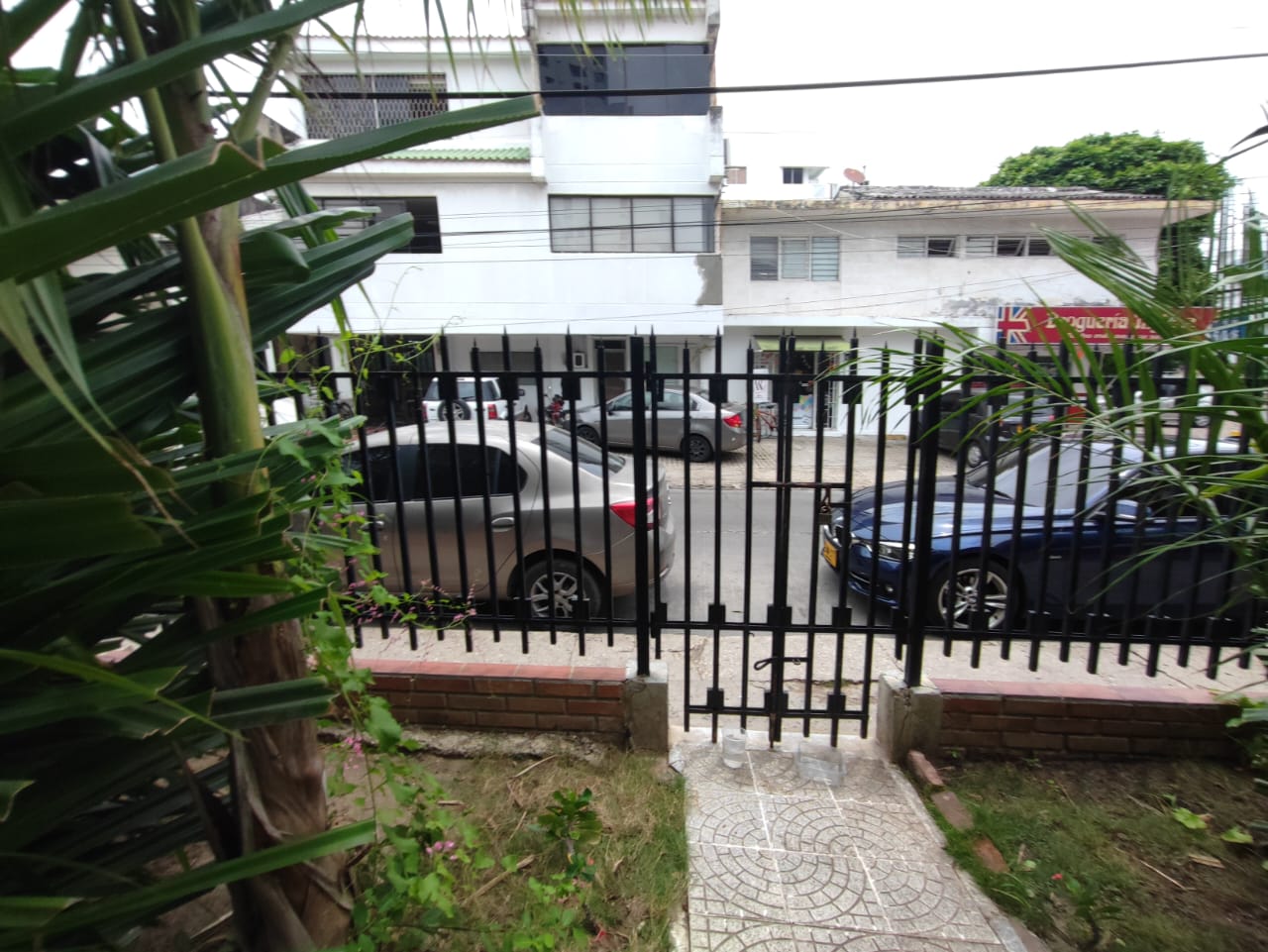 CASA COMERCIAL EN ARRIENDO MANGA  – CARTAGENA