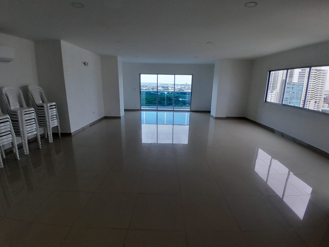 APARTAMENTO EN VENTA MANGA  - CARTAGENA