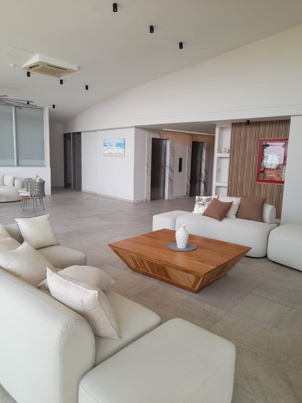 ARRIENDO APARTAMENTO AMOBLADO CRESPO- CARTAGENA
