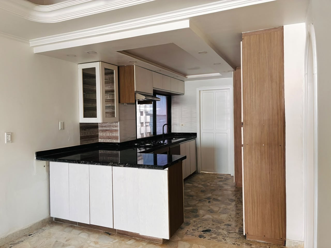 APARTAMENTO EN VENTA MAS APARTAESTUDIO EN CASTILLOGRANDE-CARTAGENA