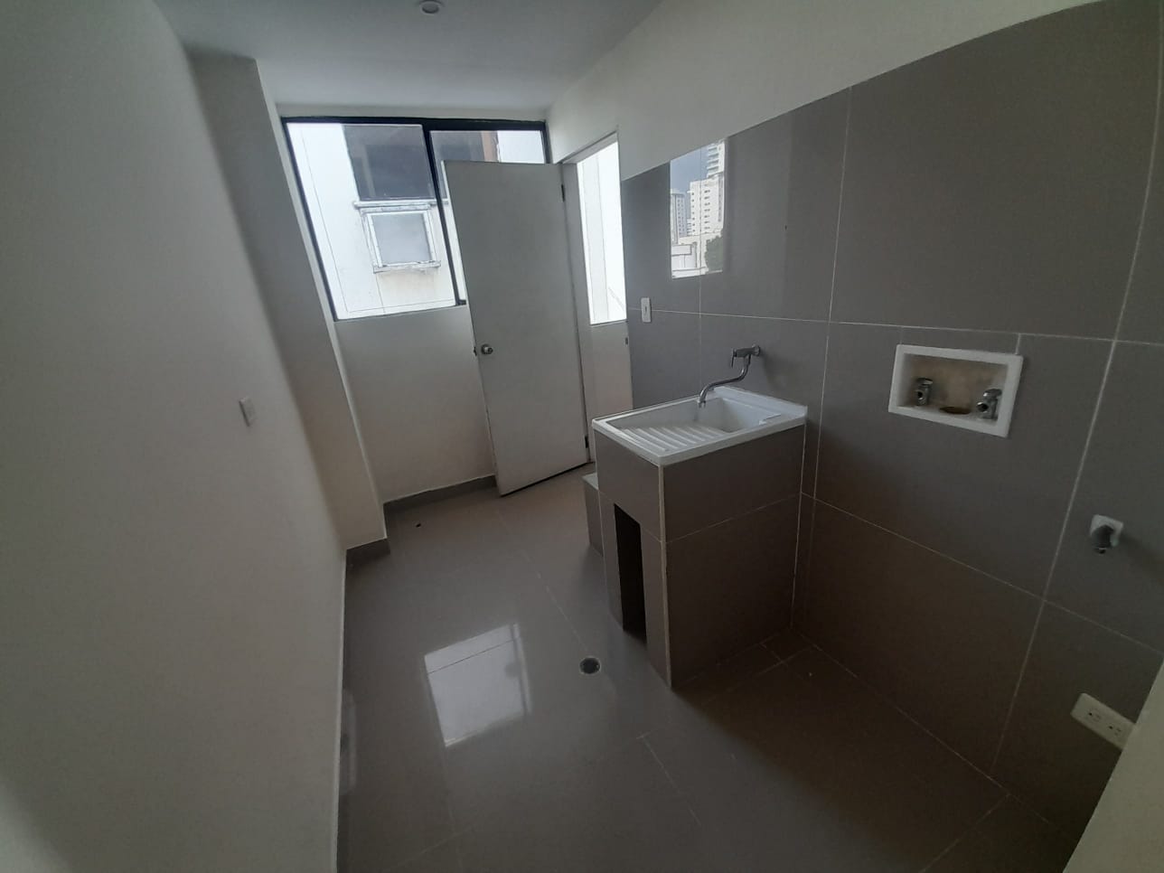 APARTAMENTO PARA ARRIENDO  EN MANGA CARTAGENA