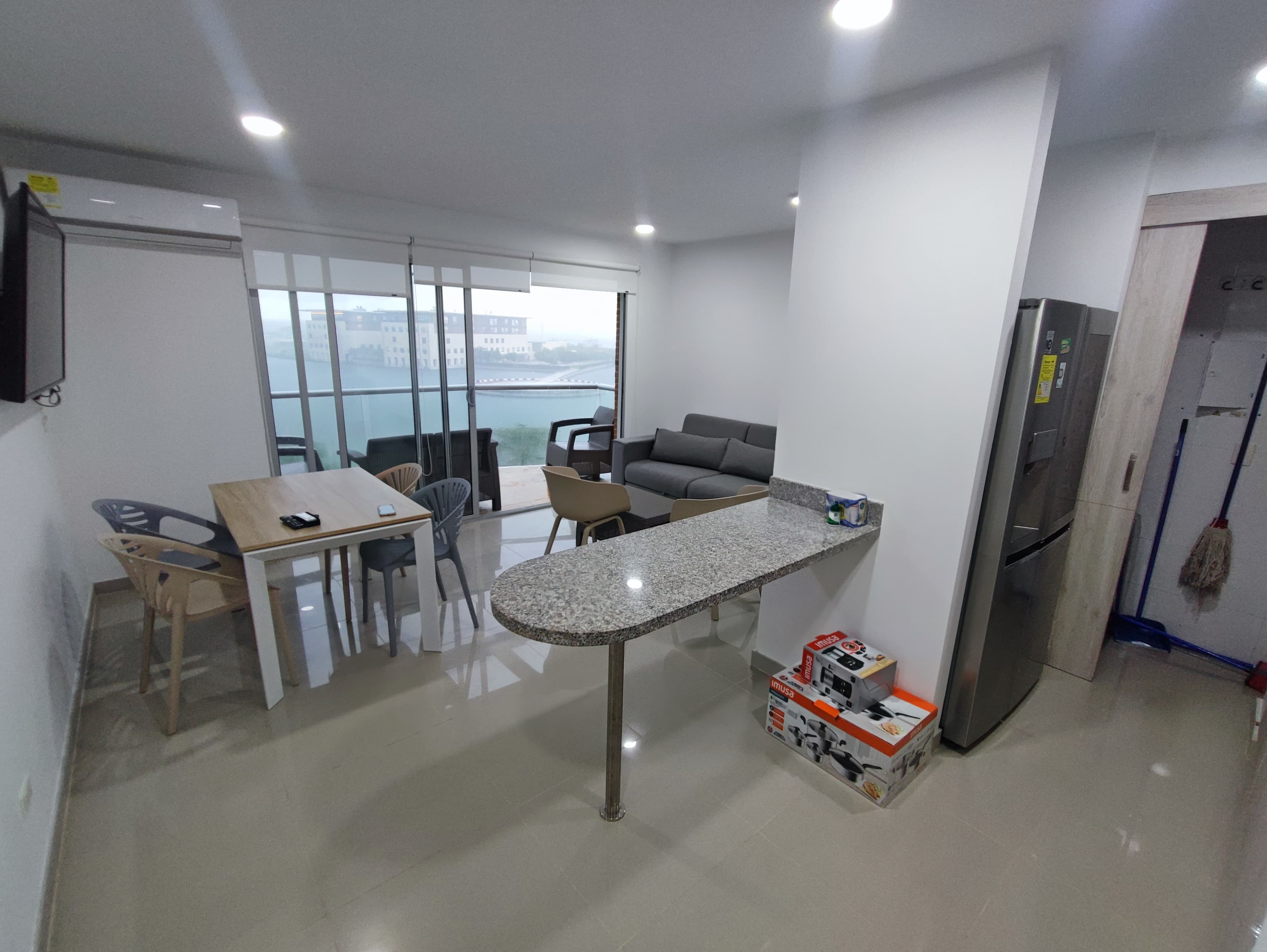 Apartamento en Serena del Mar - Permuta Local En B/quilla o Cartagena