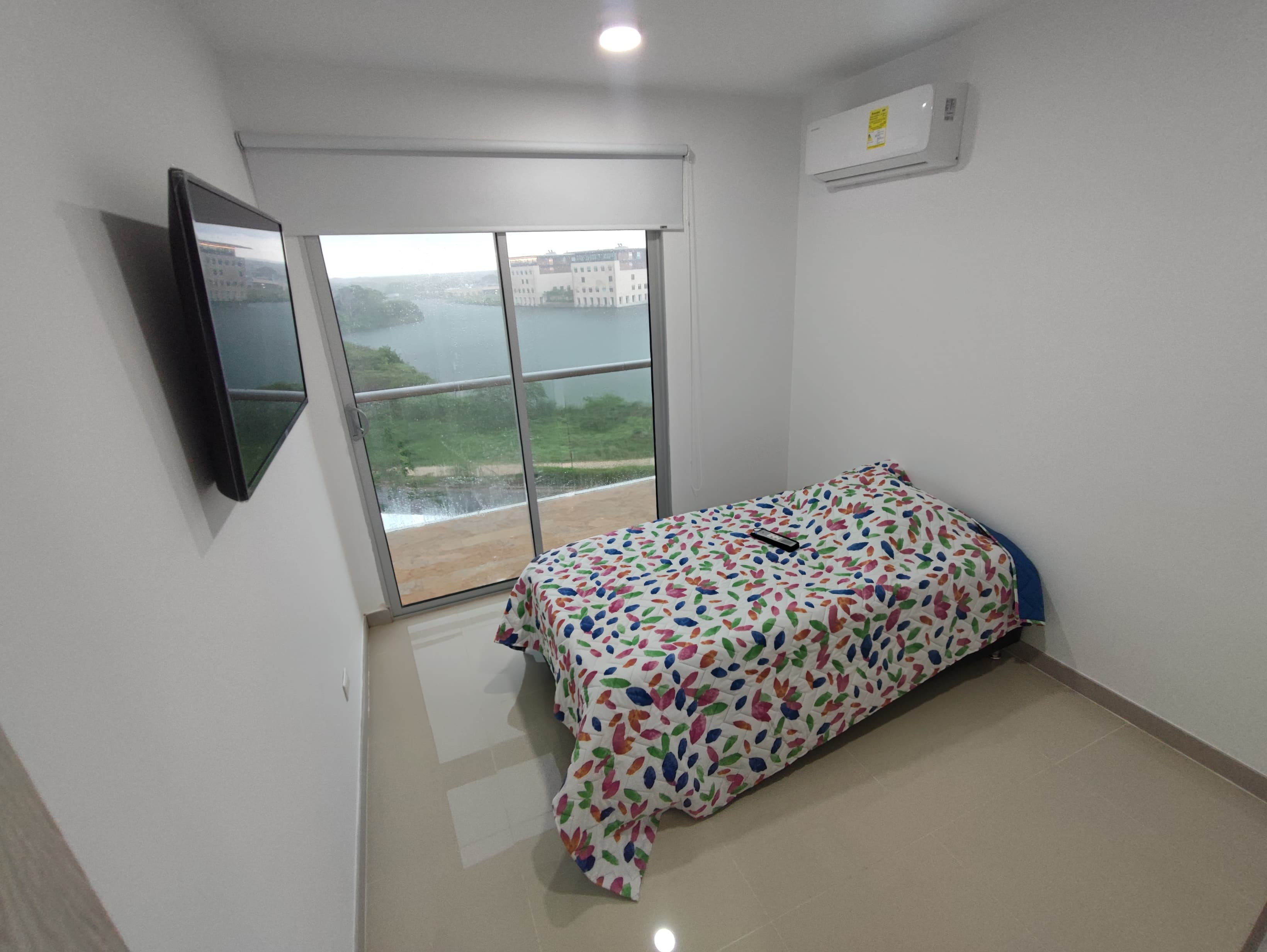 Apartamento en Serena del Mar - Permuta Local En B/quilla o Cartagena