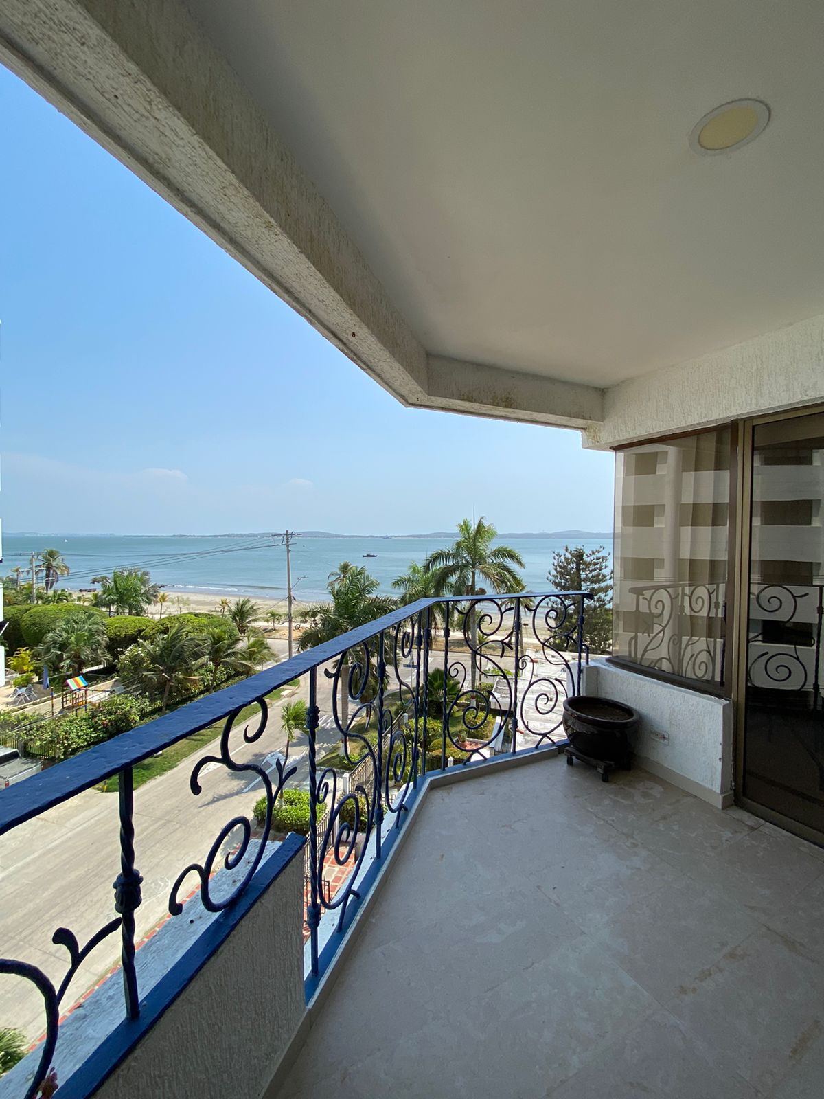 APARTAMENTO EN VENTA CASTILLOGRANDE - CARTAGENA