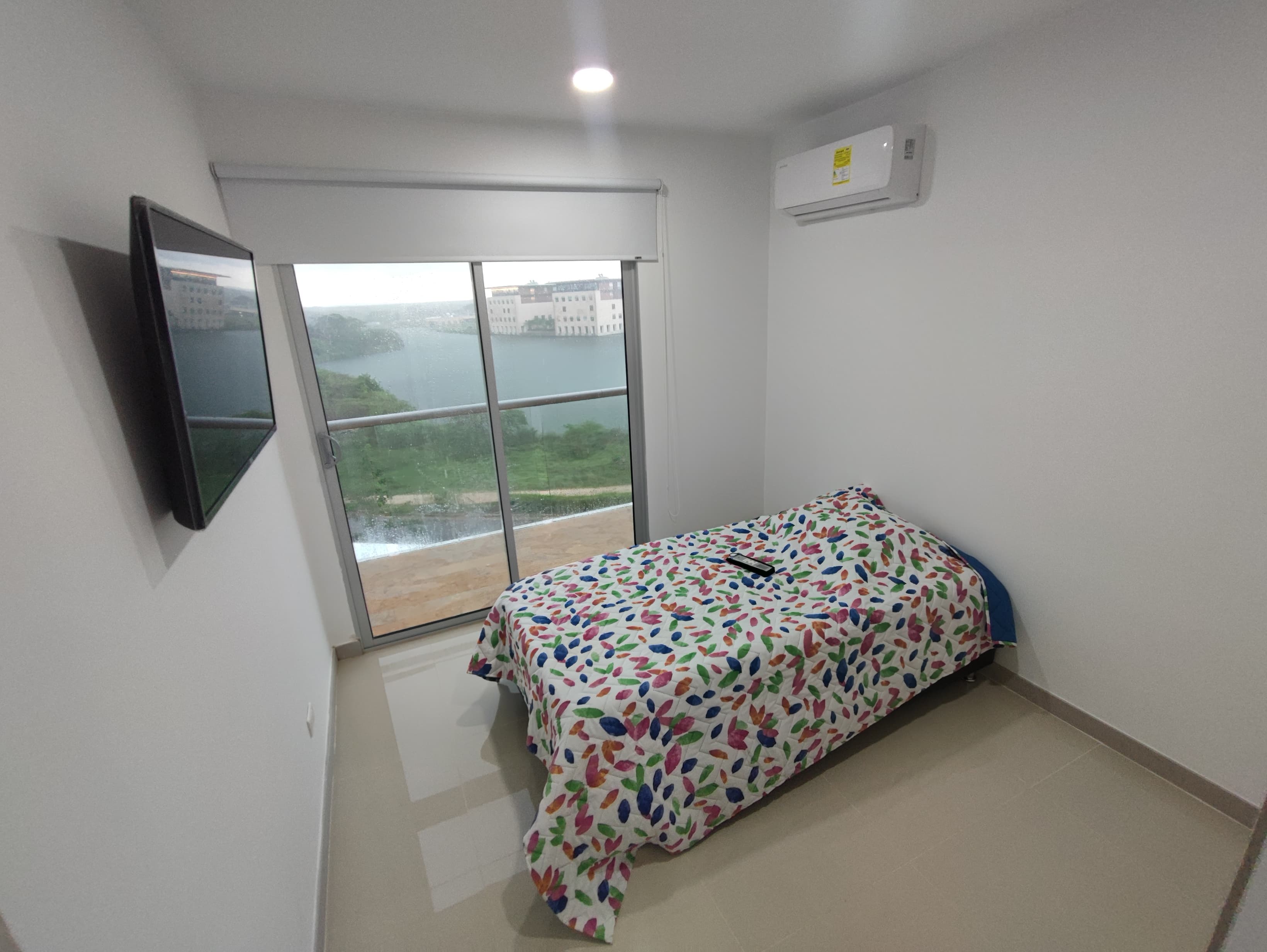 Apartamento en Serena del Mar - Permuta Local En B/quilla o Cartagena