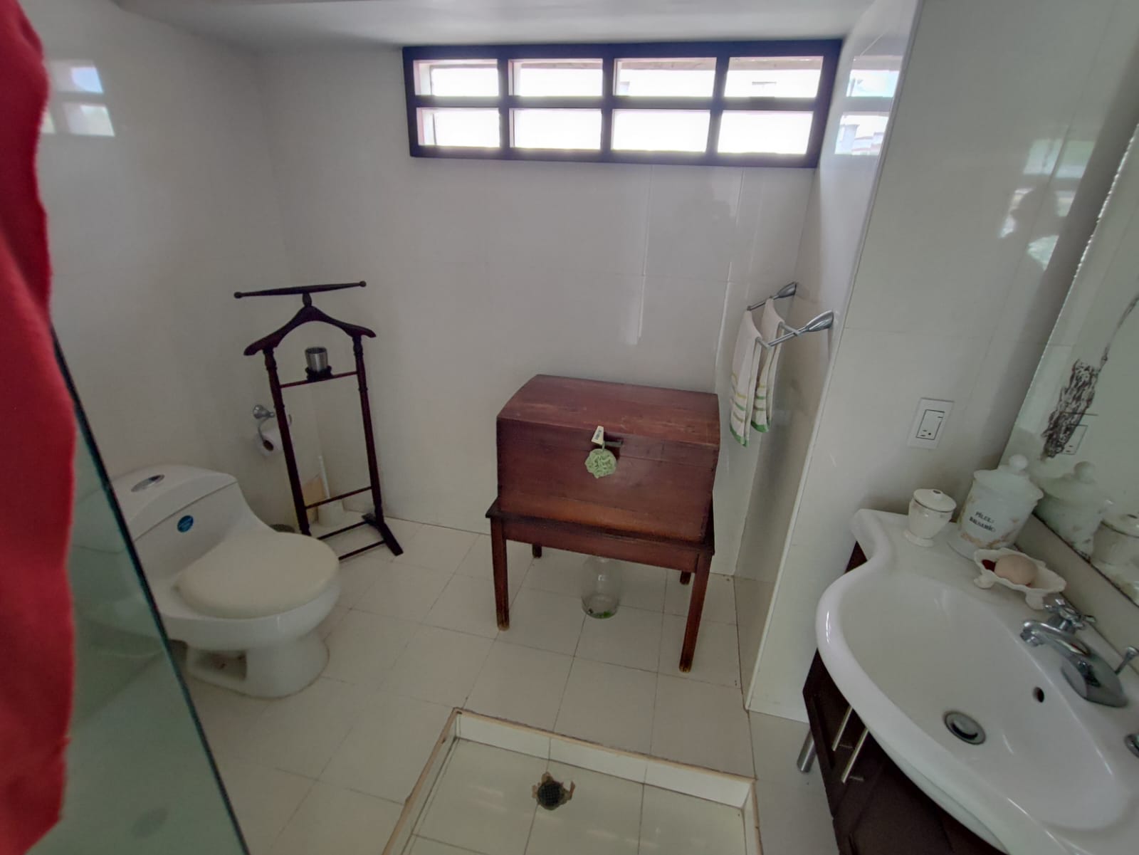 CASA COMERCIAL EN ARRIENDO MANGA  – CARTAGENA