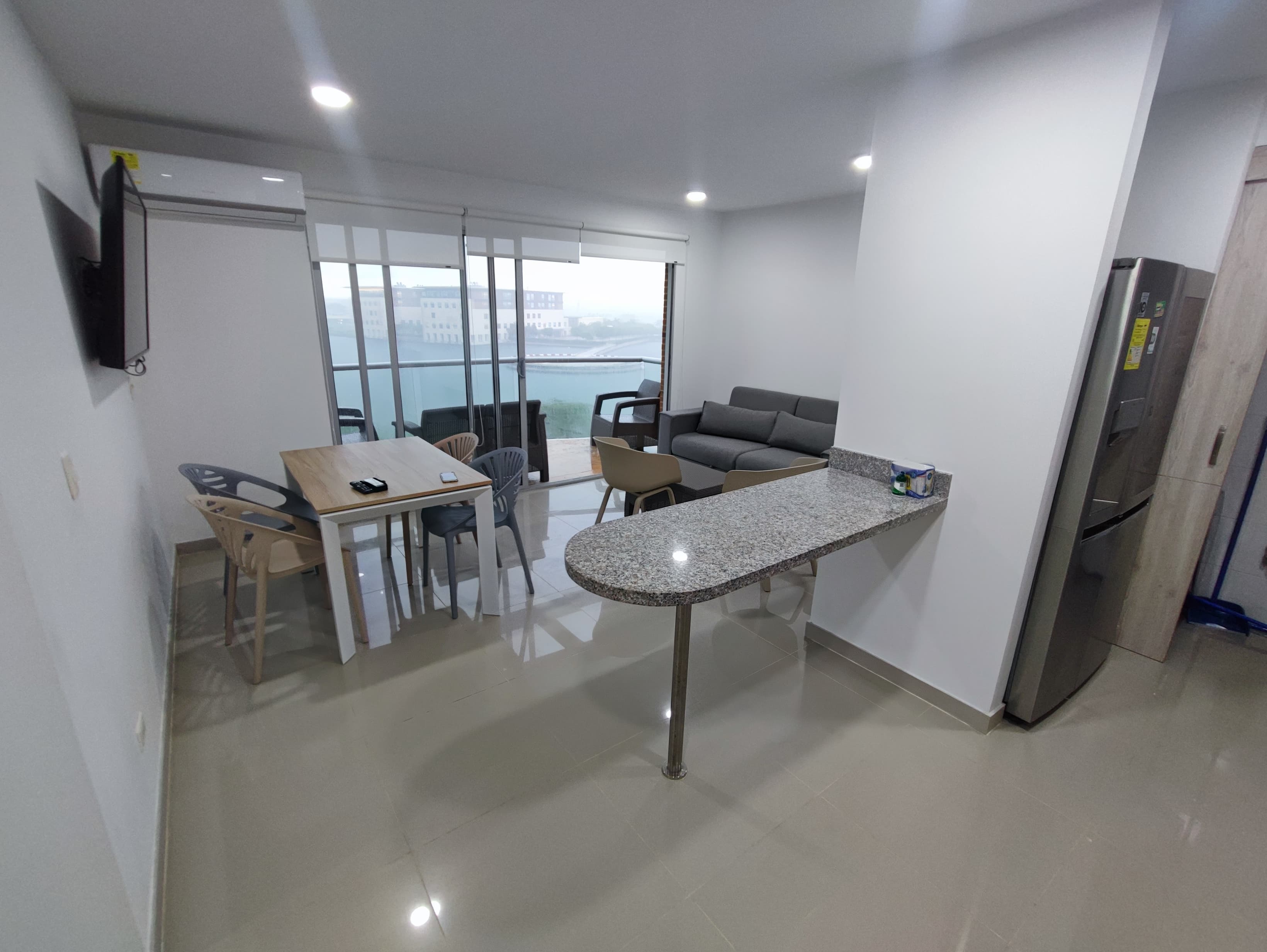 Apartamento en Serena del Mar - Permuta Local En B/quilla o Cartagena