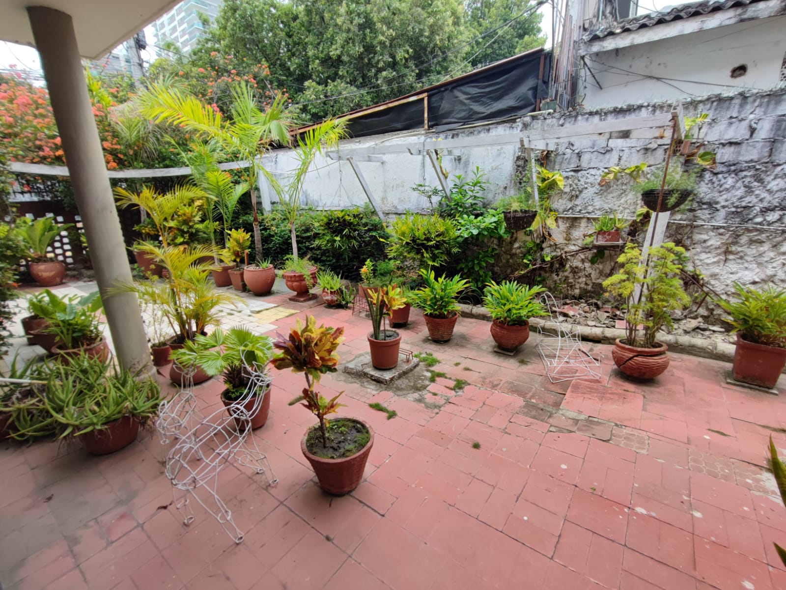 CASA COMERCIAL EN ARRIENDO MANGA  – CARTAGENA