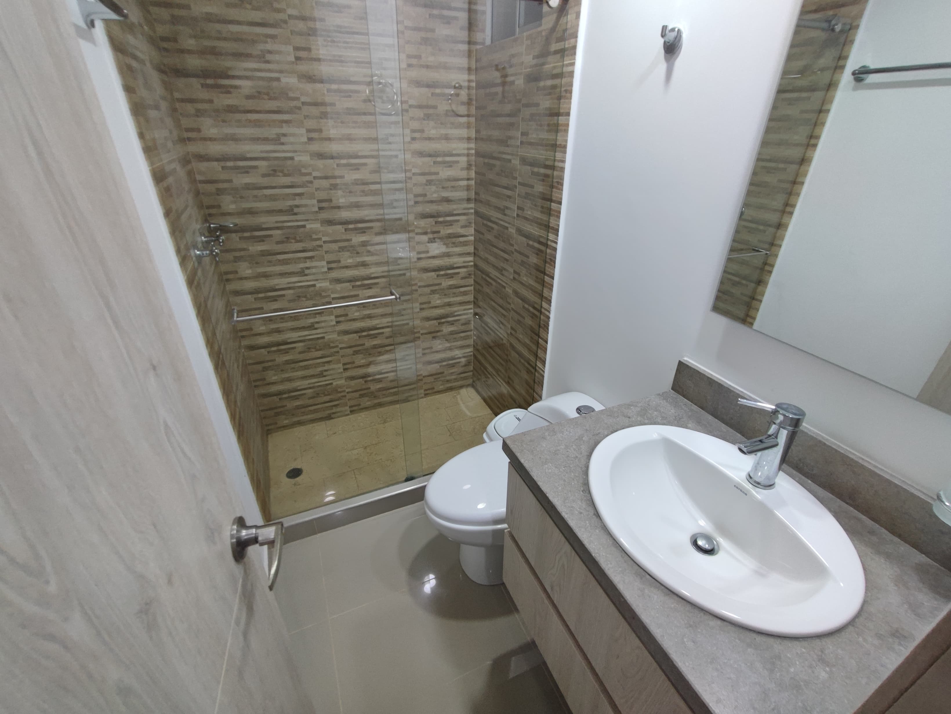 Apartamento en Serena del Mar - Permuta Local En B/quilla o Cartagena