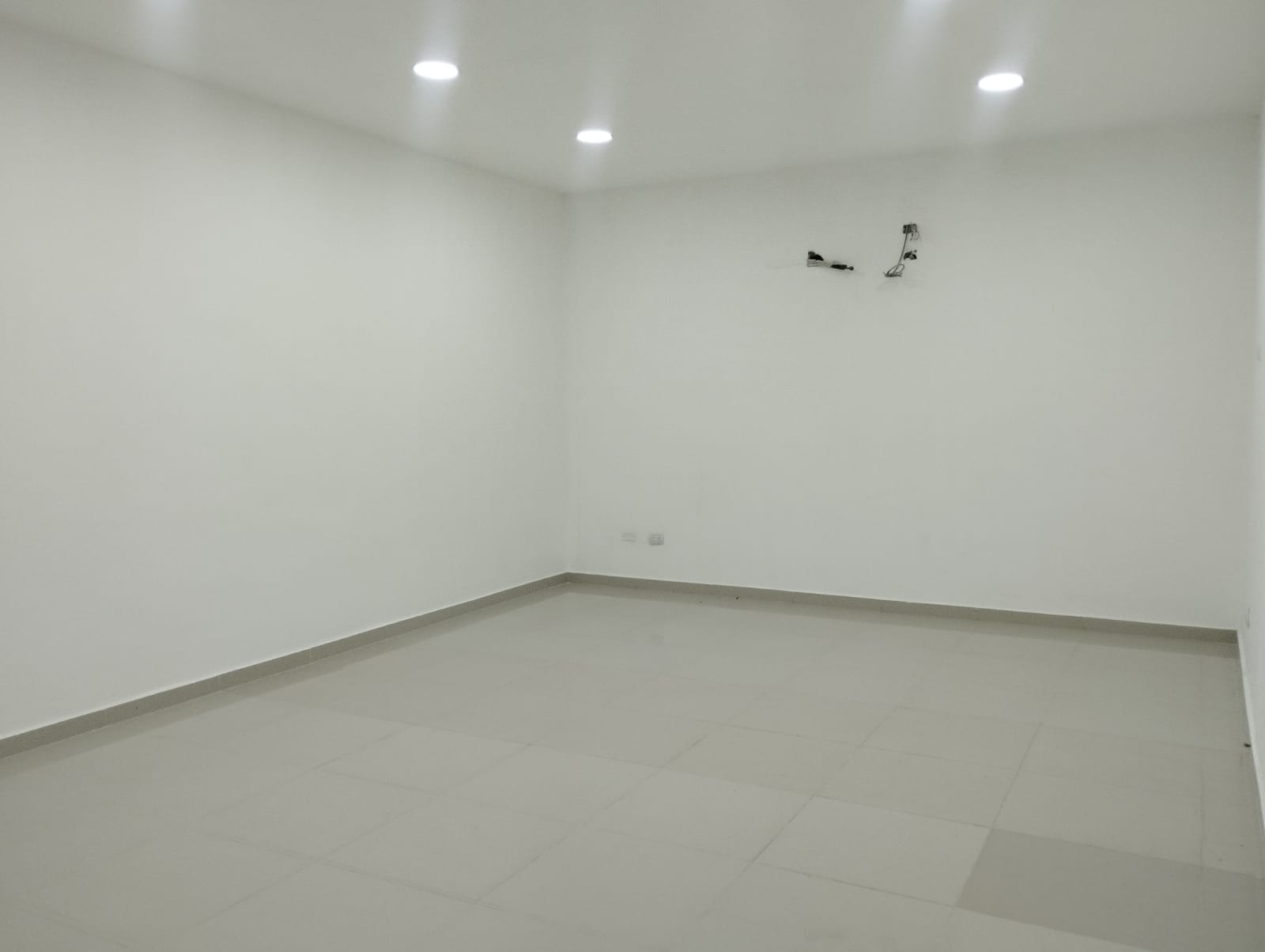OFICINA  EN ARRIENDO - MAMONAL - CARTAGENA