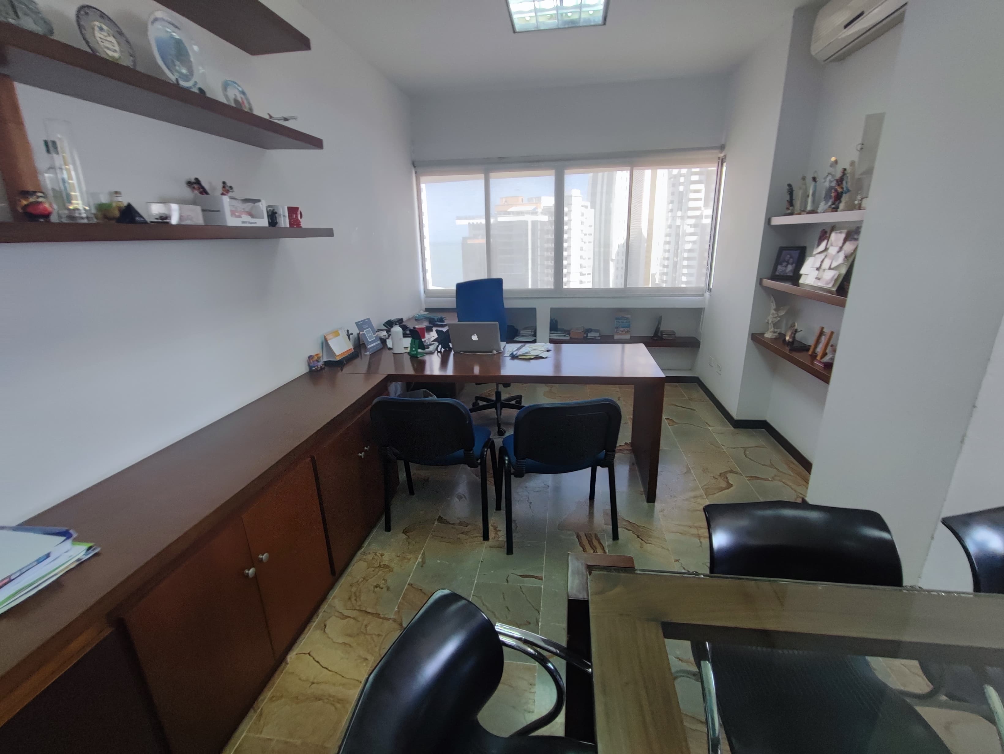 OFICINA  EN VENTA, BOCAGRANDE - CARTAGENA