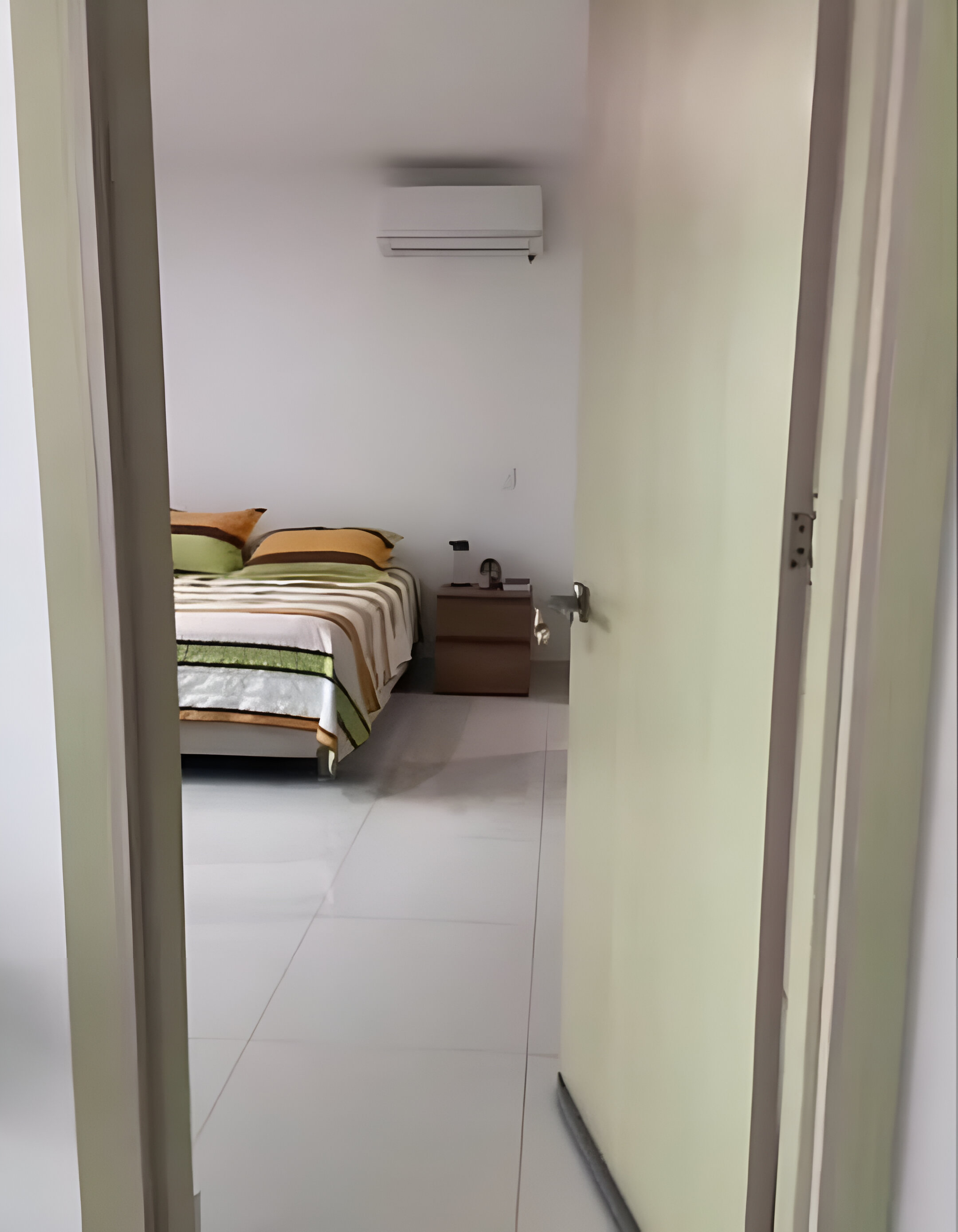 APARTAMENTO AMOBLADO  EN ARRIENDO CRESPO - CARTAGENA