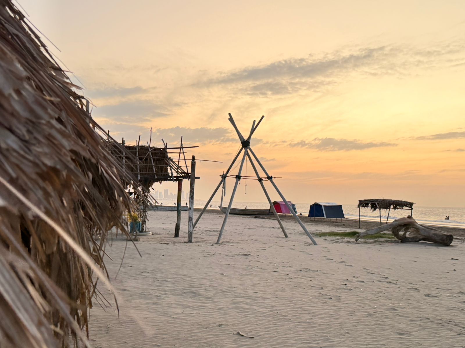 CASA EN VENTA LA BOQUILLA VACACIONAL DOS CUADRAS DE LA PLAYA