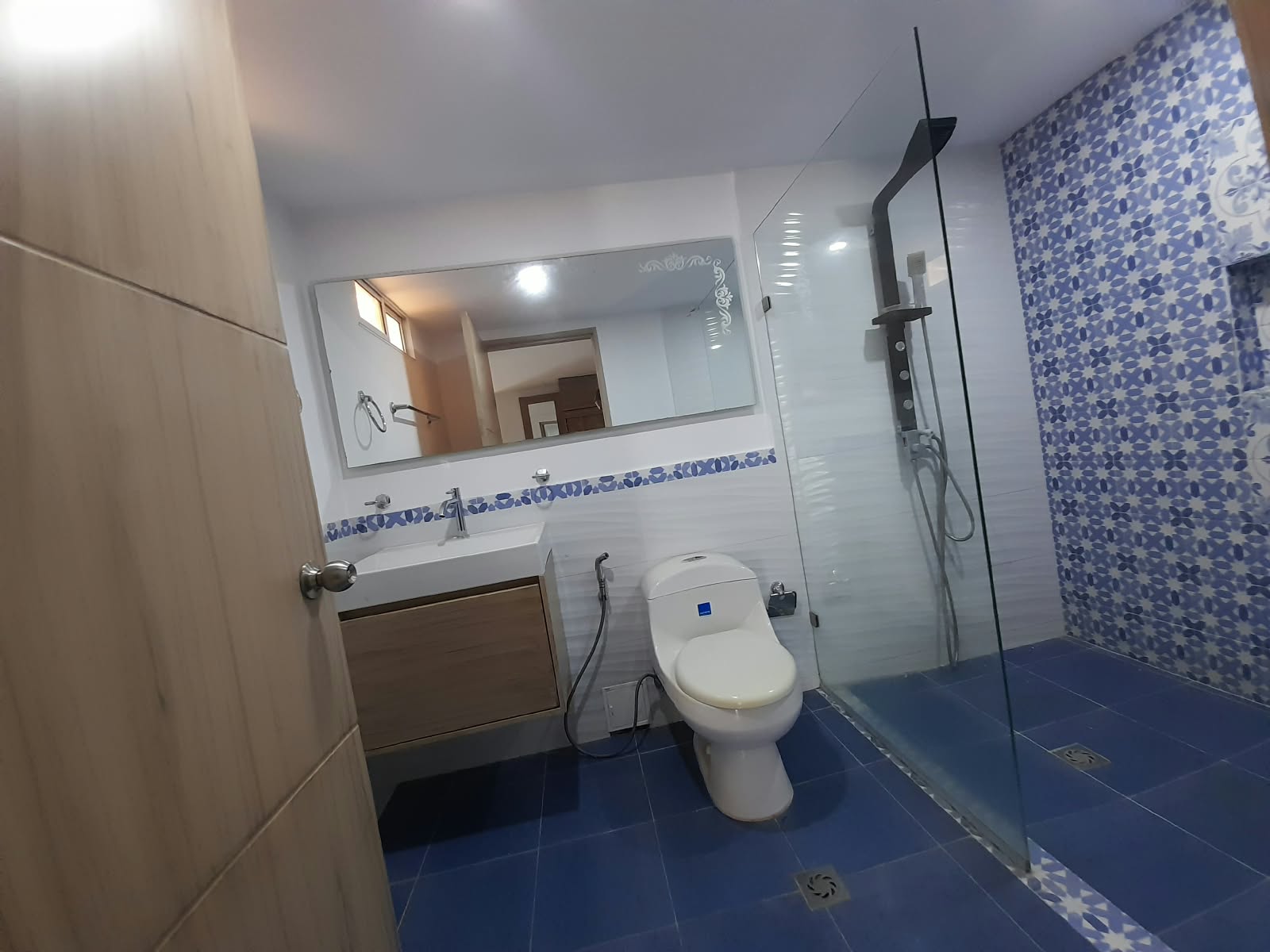 EN ARRIENDO CASA COMERCIAL Y/O RESIDENCIAL EN CRESPO - CARTAGENA