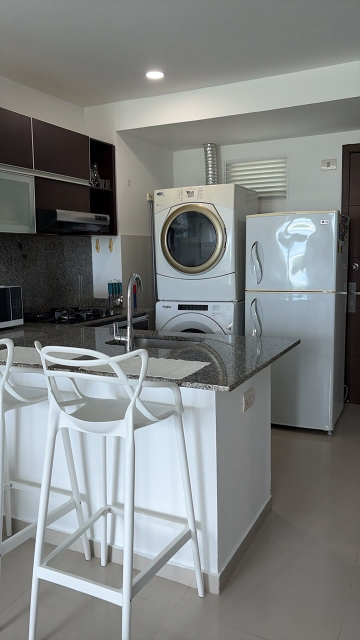 ARRIENDO APARTAMENTO AMOBLADO LA BOQUILLA