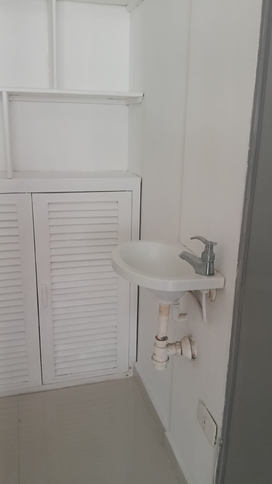 ARRIENDO CONSULTORIO EN BOCAGRANDE