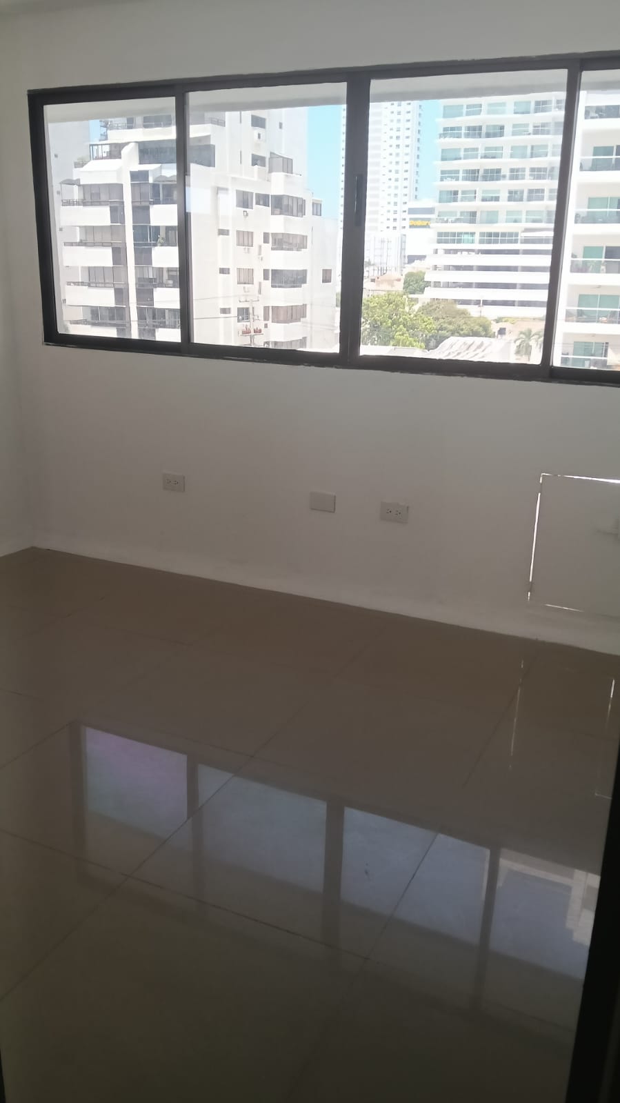 ARRIENDO CONSULTORIO EN BOCAGRANDE