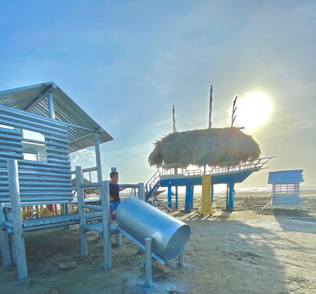 Lote en Condominio Privado Con Vista a la Playa. Venpermuto