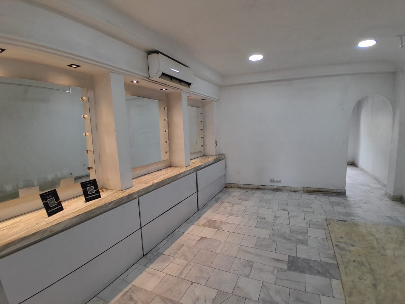 LOCAL EN ARRIENDO BOCAGRANDE - CARTAGENA