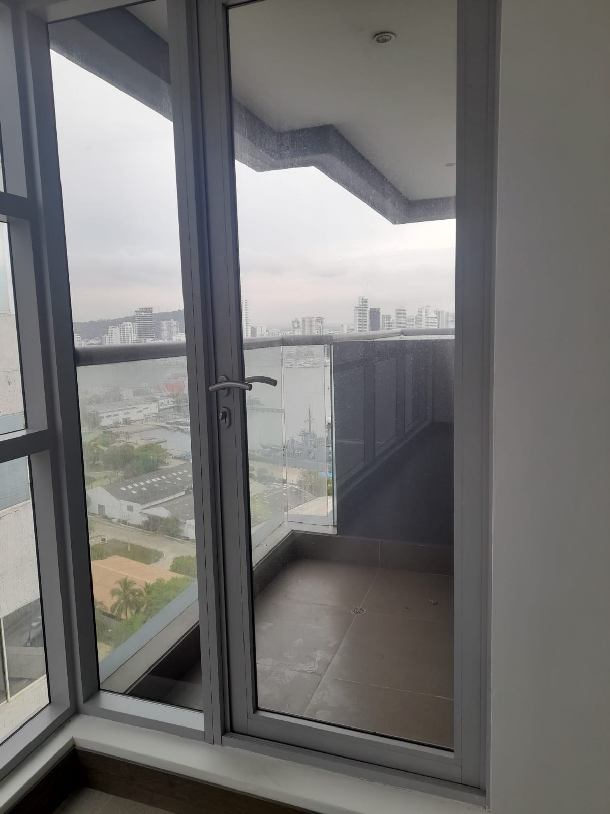 OFICINA EN ARRIENDO BOCAGRANDE - CARTAGENA
