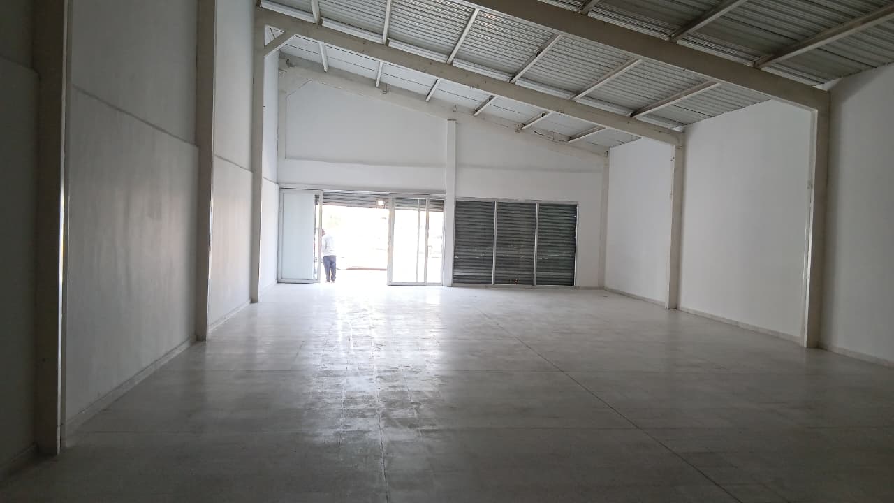 ARRIENDO EXCELENTE LOCAL EN BRUSELAS
