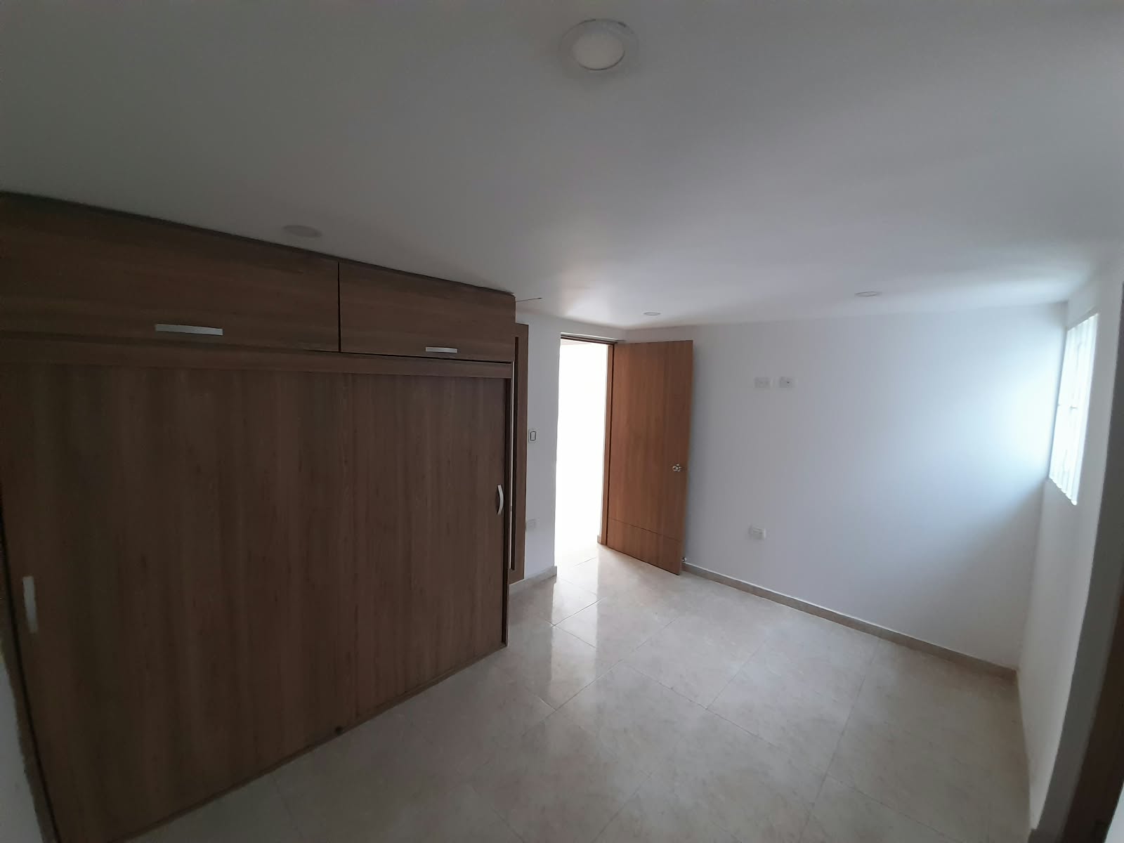 EN ARRIENDO CASA COMERCIAL Y/O RESIDENCIAL EN CRESPO - CARTAGENA