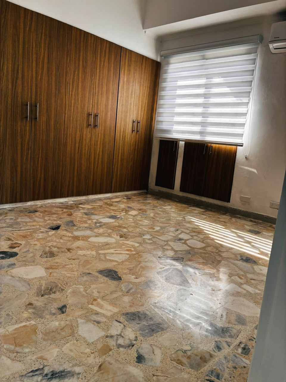 APARTAMENTO EN VENTA MAS APARTAESTUDIO EN CASTILLOGRANDE-CARTAGENA
