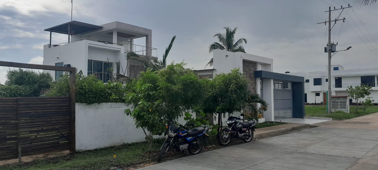 Lote en Condominio Privado Con Vista a la Playa. Venpermuto