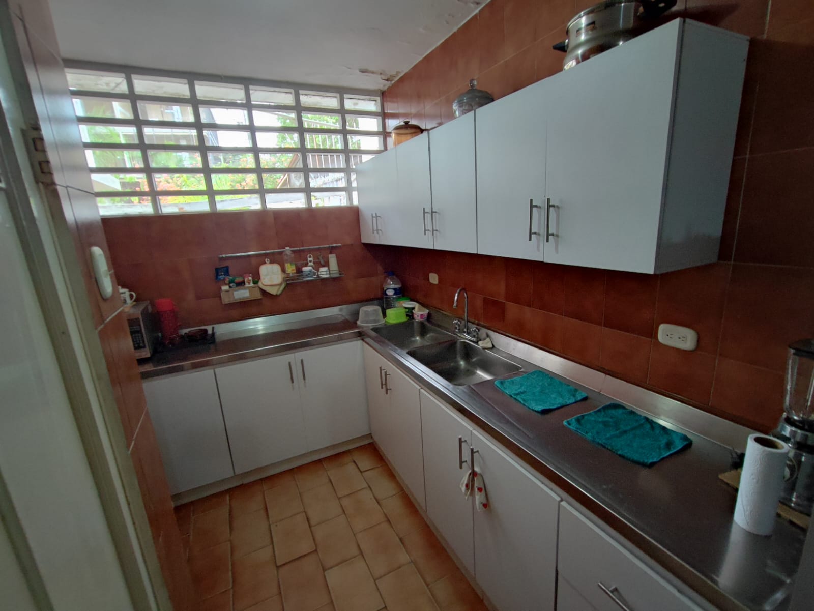 CASA COMERCIAL EN ARRIENDO MANGA  – CARTAGENA