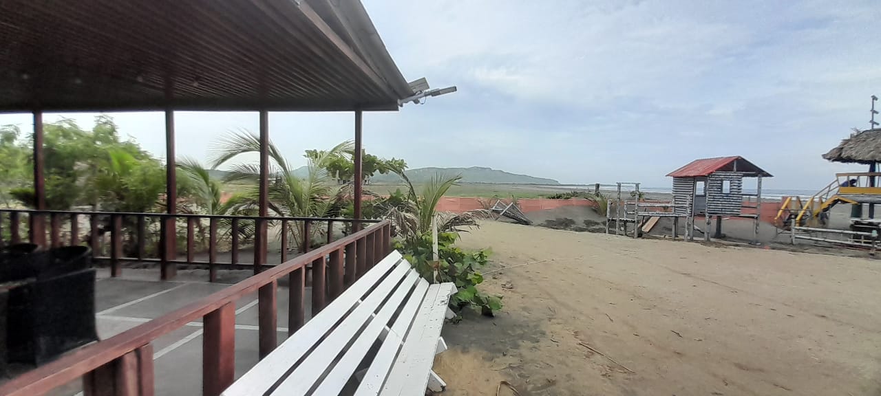 Lote en Condominio Privado Con Vista a la Playa. Venpermuto