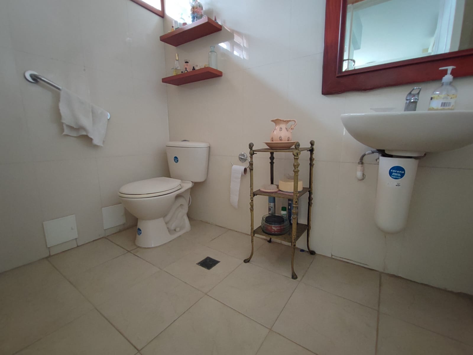 CASA COMERCIAL EN ARRIENDO MANGA  – CARTAGENA