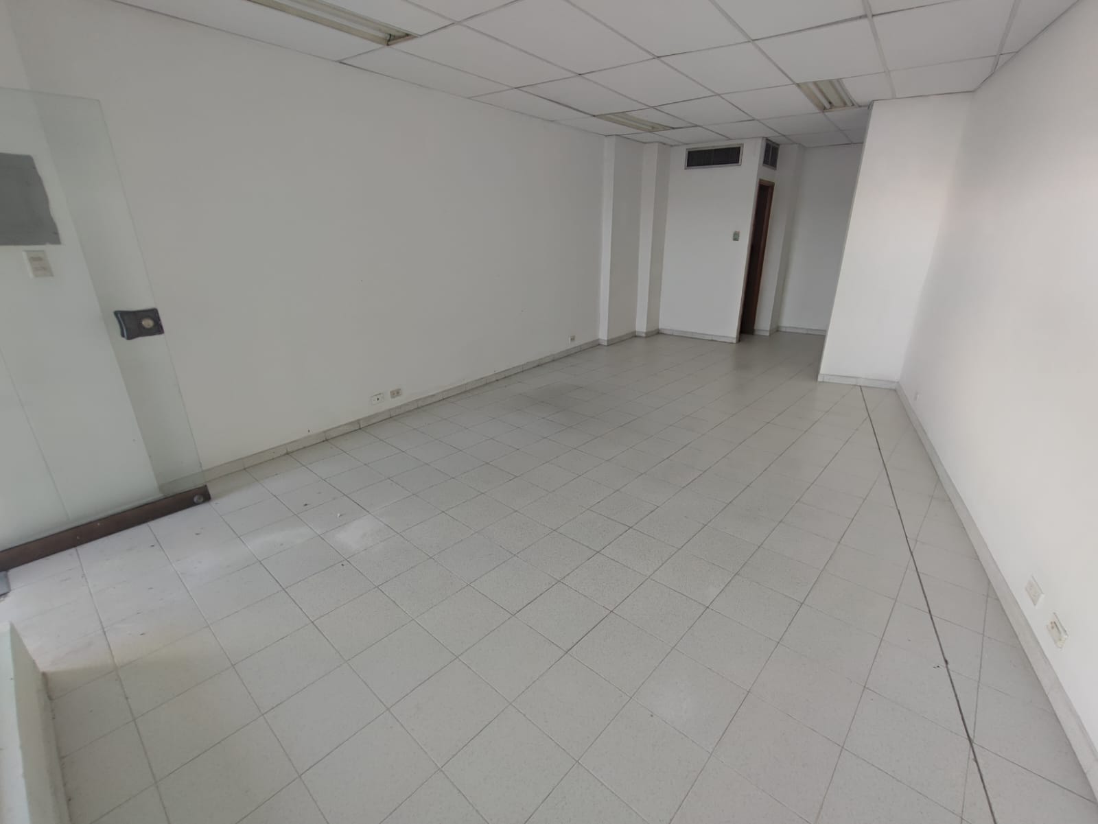 OFICINA EN ARRIENDO SANTA LUCIA - CARTAGENA