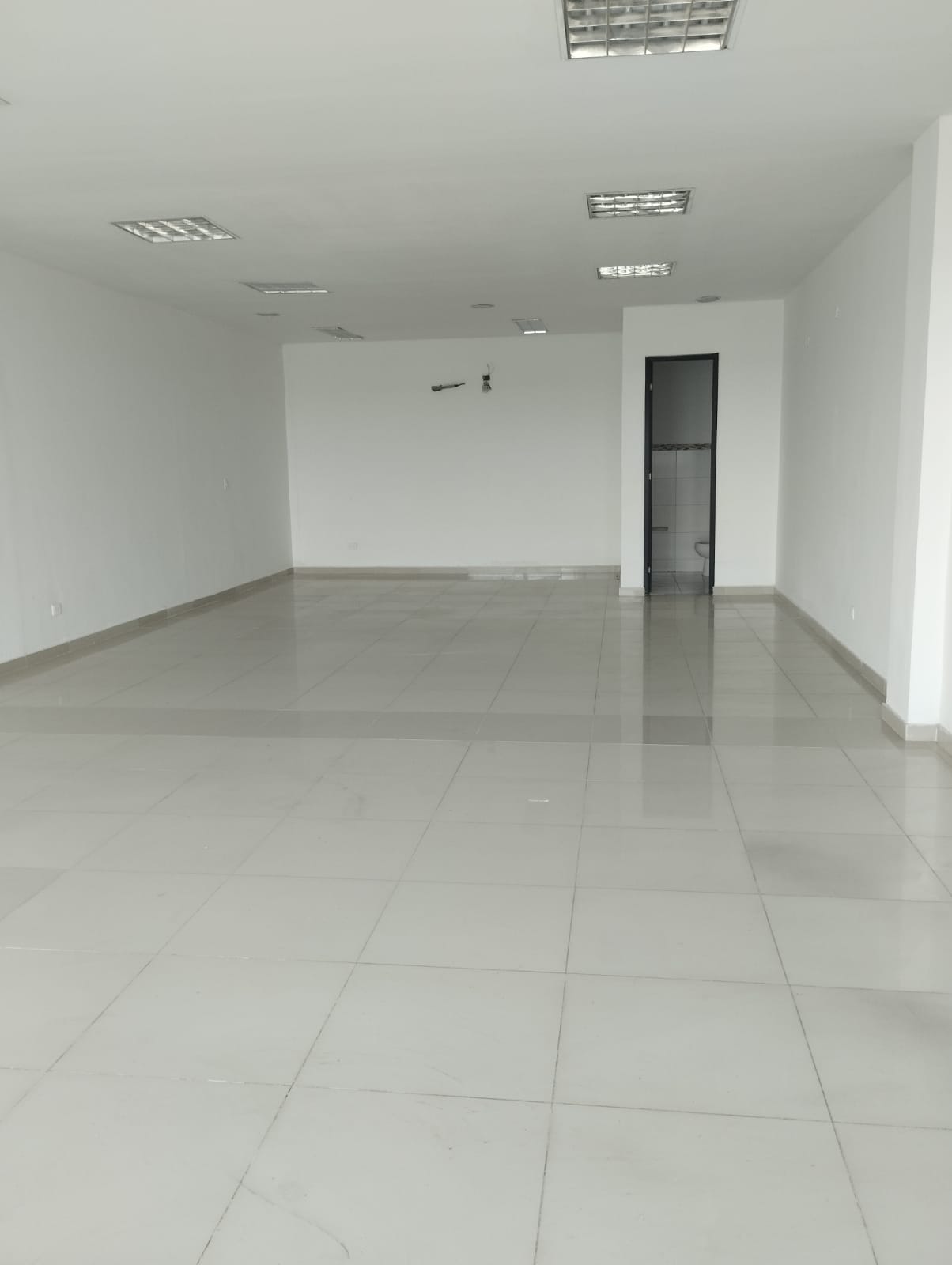 OFICINA  EN ARRIENDO - MAMONAL - CARTAGENA