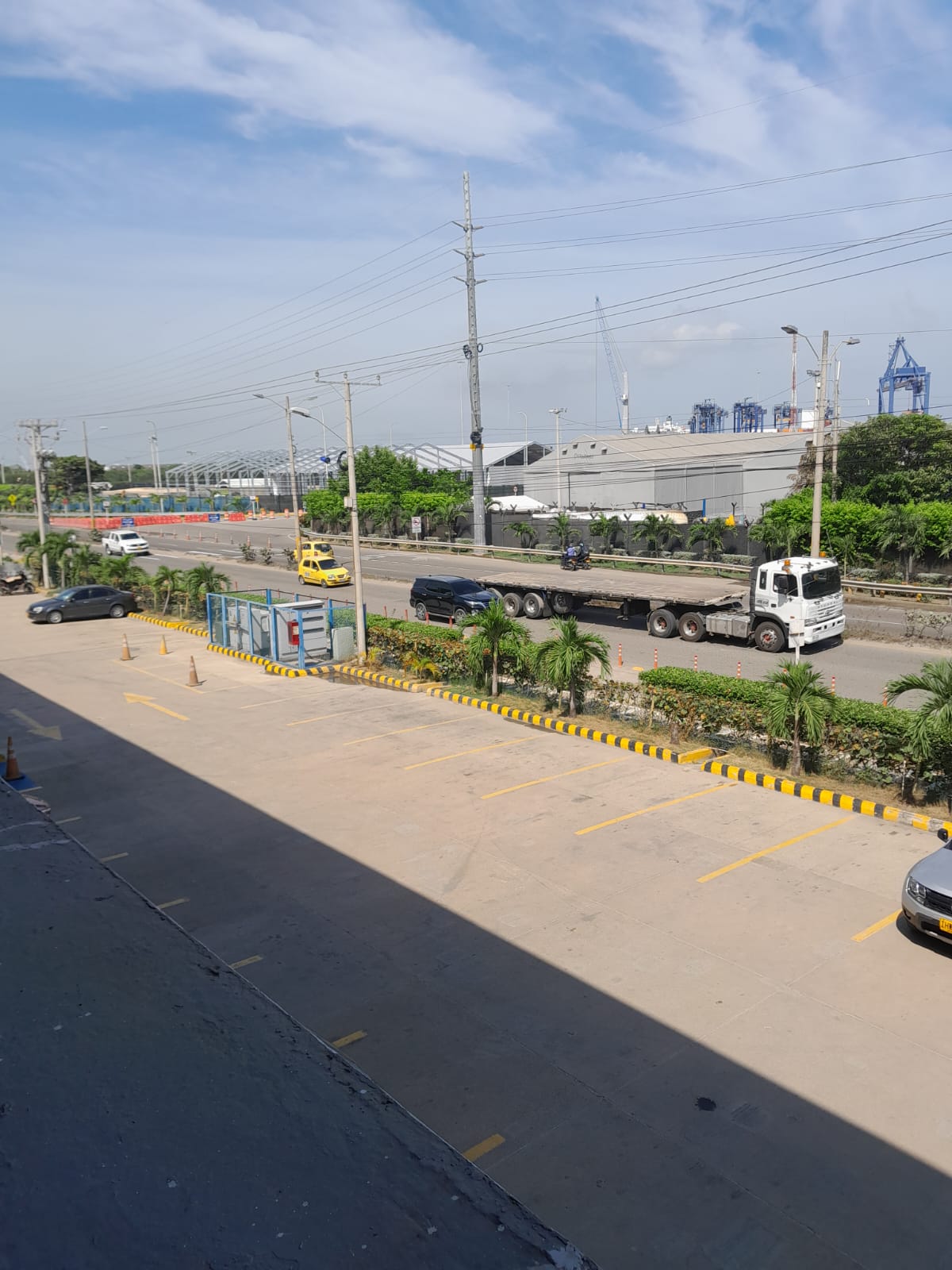 OFICINA  EN ARRIENDO - MAMONAL - CARTAGENA