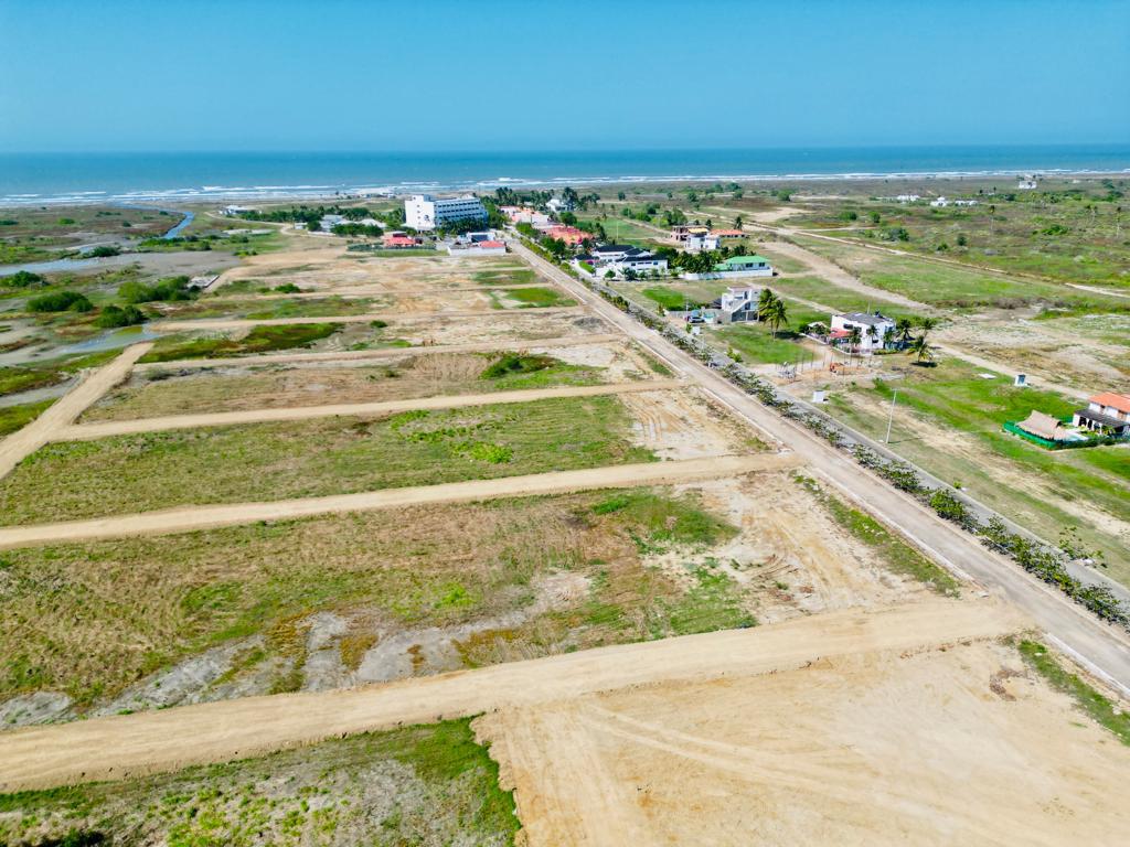 Lote en Condominio Privado Con Vista a la Playa. Venpermuto