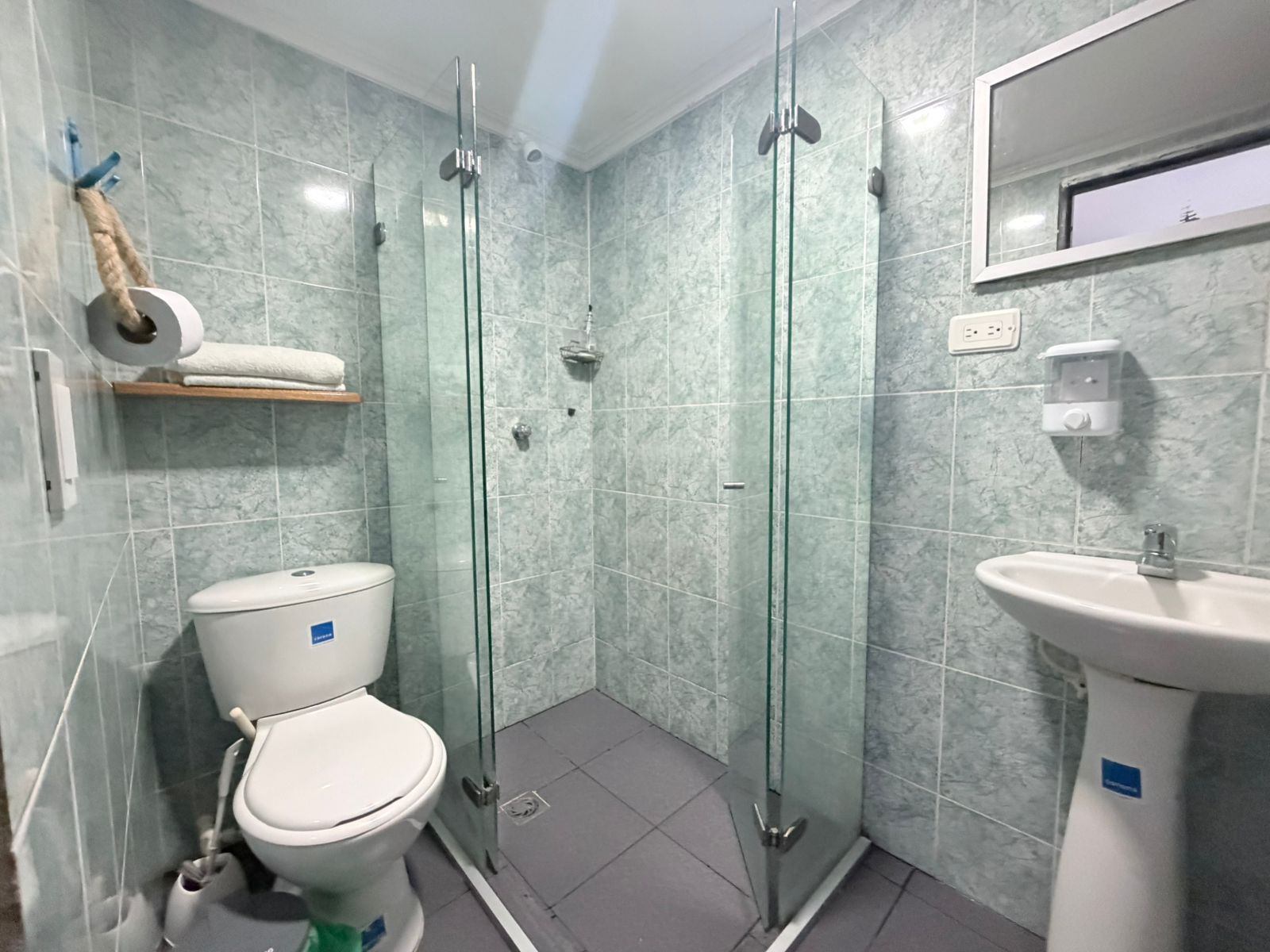 APARTAMENTO EN VENTA, EL LAGUITO DE USO TURISMO (Airbnb). CARTAGENA