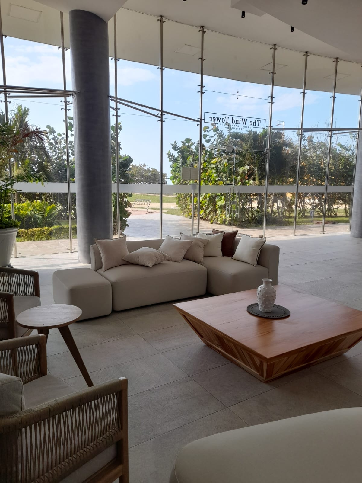 ARRIENDO APARTAMENTO AMOBLADO CRESPO- CARTAGENA