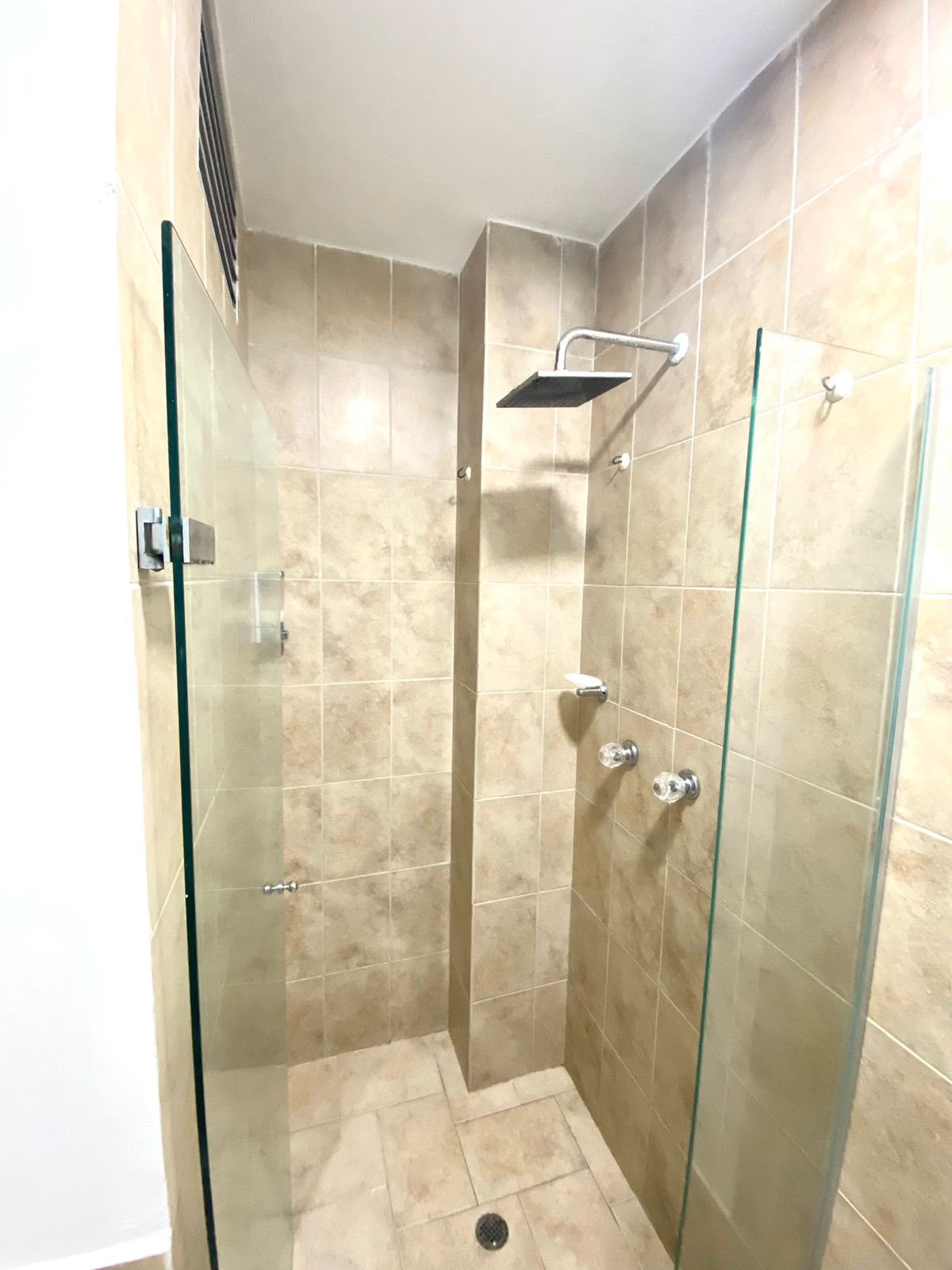 EN VENTA APARTAMENTO DE USO TURISTICO EN EL LAGUITO - CARTAGENA