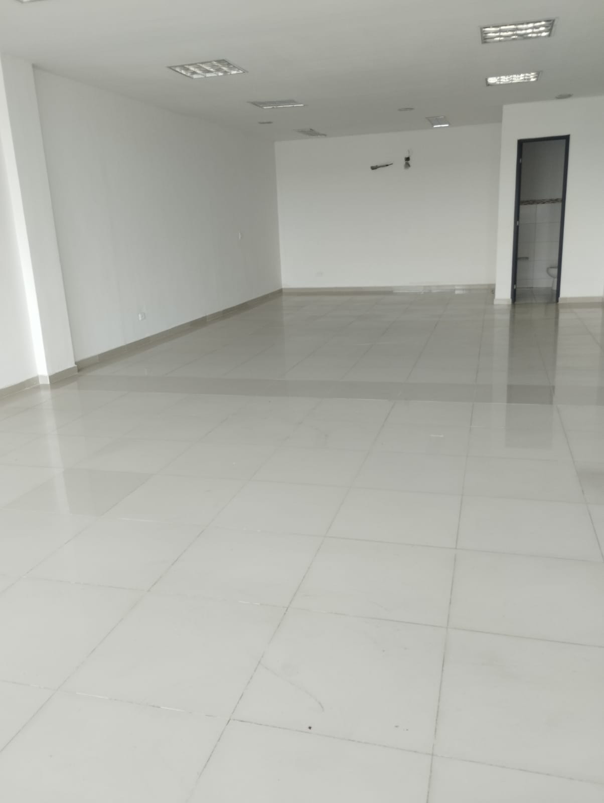 OFICINA  EN ARRIENDO - MAMONAL - CARTAGENA