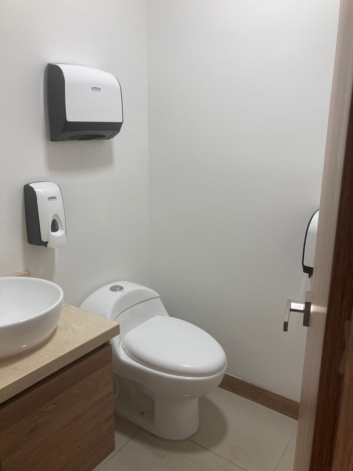 LOCAL AMOBLADO EN VENTA, BOSQUE - CARTAGENA