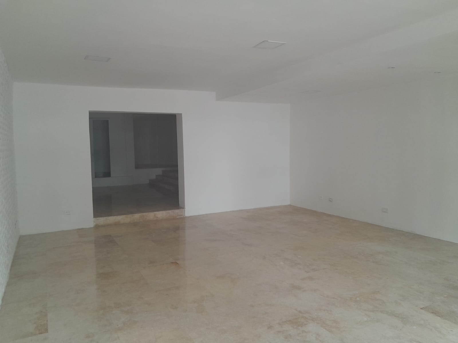 LOCAL EN ARRIENDO BOCAGRANDE - CARTAGENA