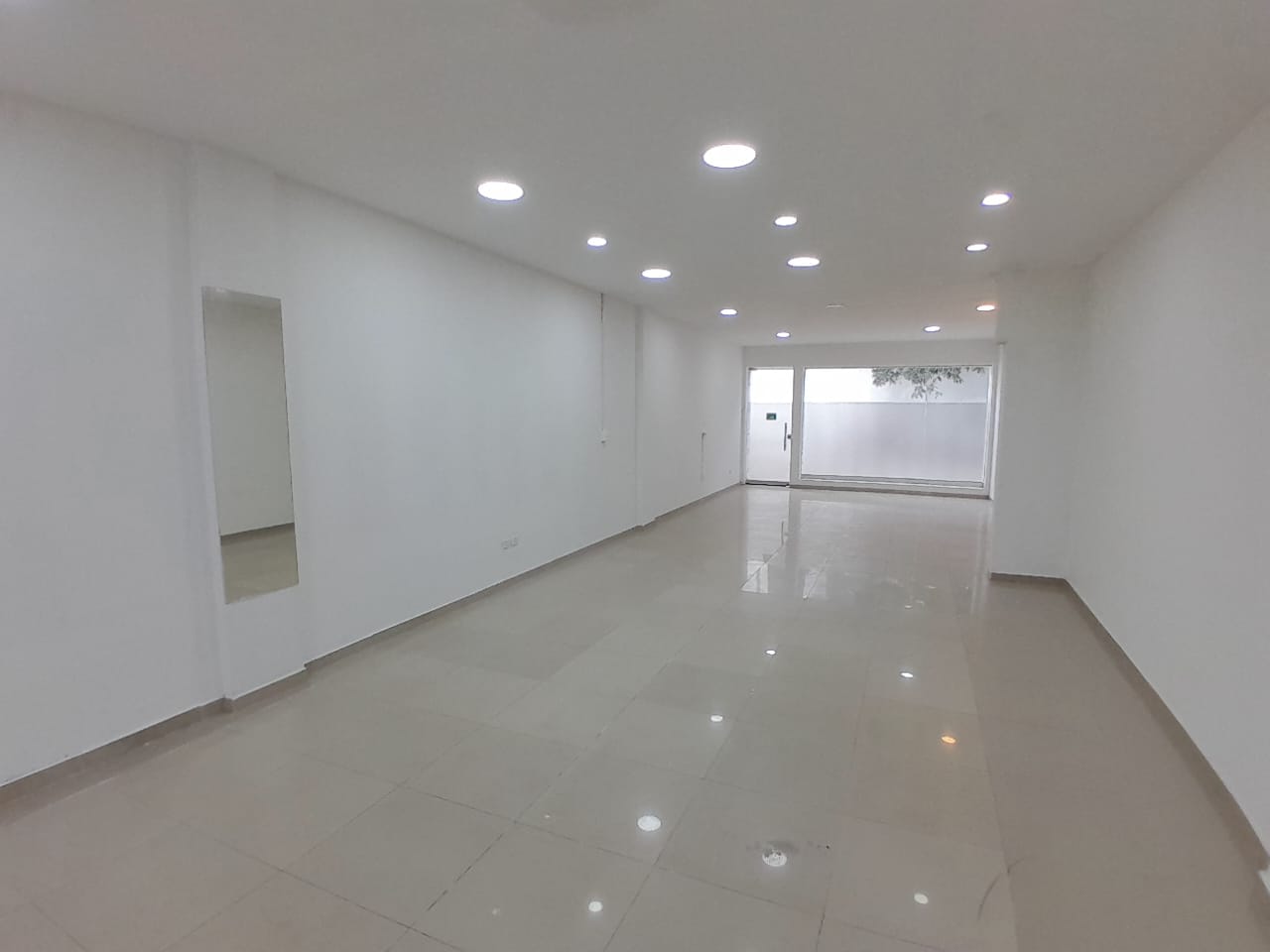 LOCAL EN ARRIENDO BOCAGRANDE - CARTAGENA