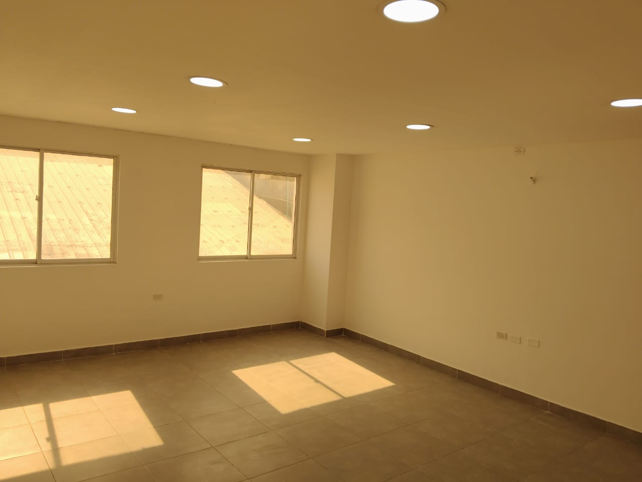 OFICINA EN ARRIENDO BOSQUE - CARTAGENA